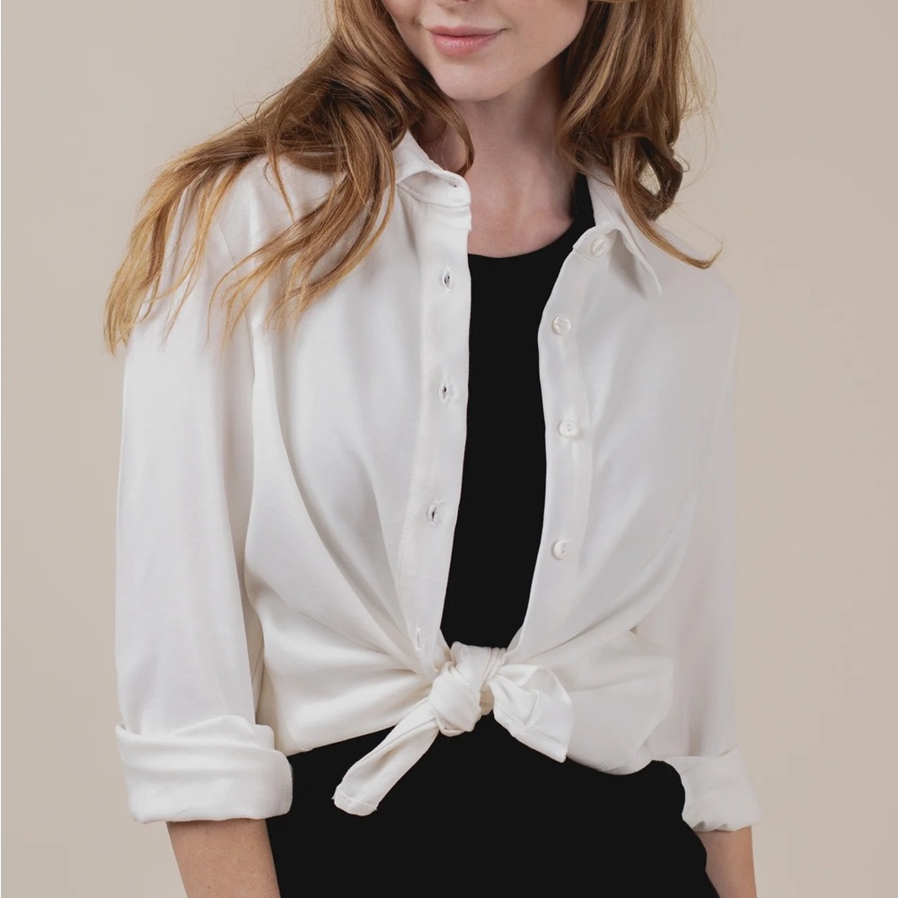 NWT GLEE+CO Girl Boss Button Down Shirt in Cream, Size Medium